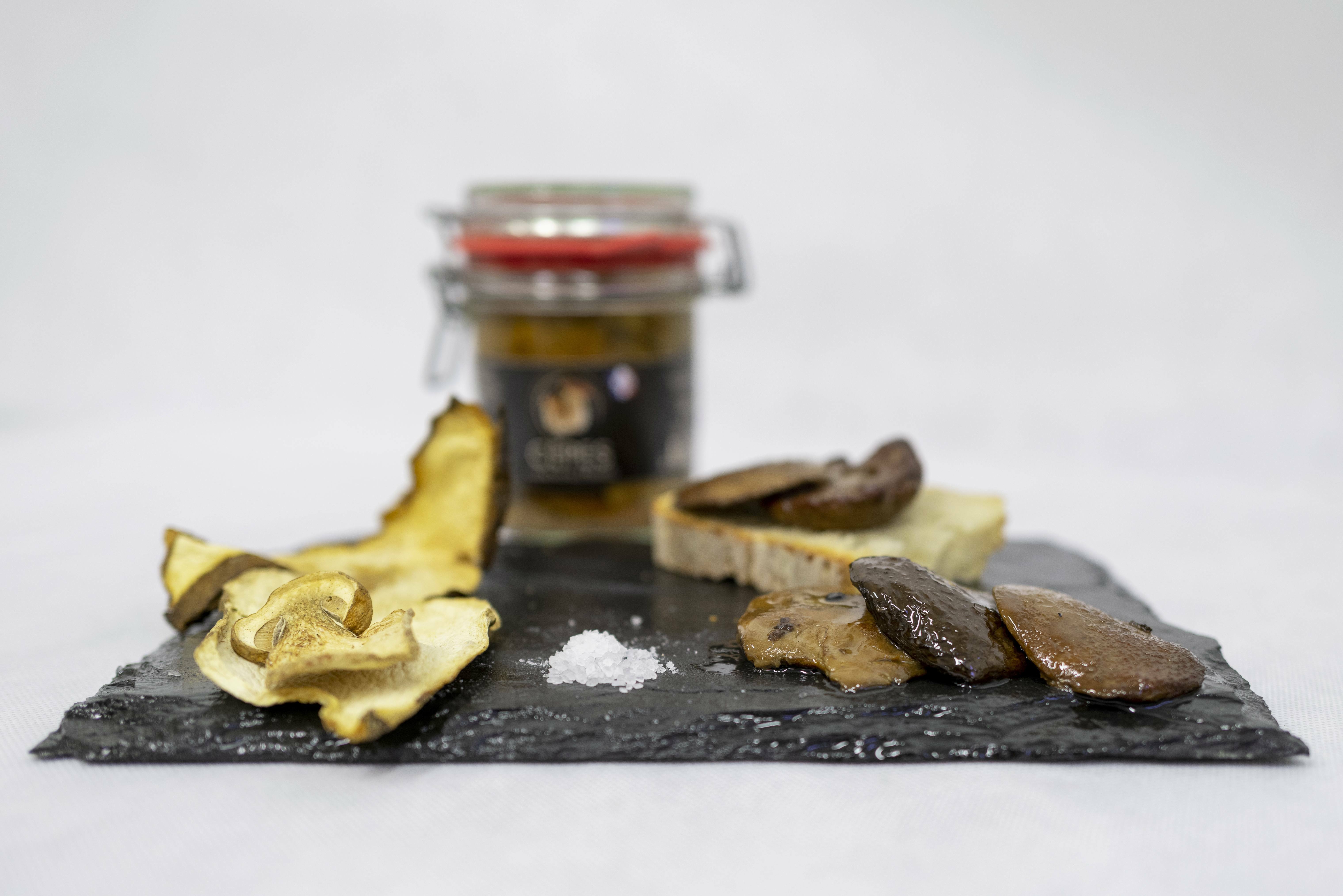 Têtes de cèpes cuisinés à l'huile bocaux image